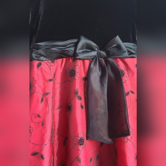 Rare, Too! - Girl's Black and Red Fancy Dress, Sz 8 - Picture 2 of 4